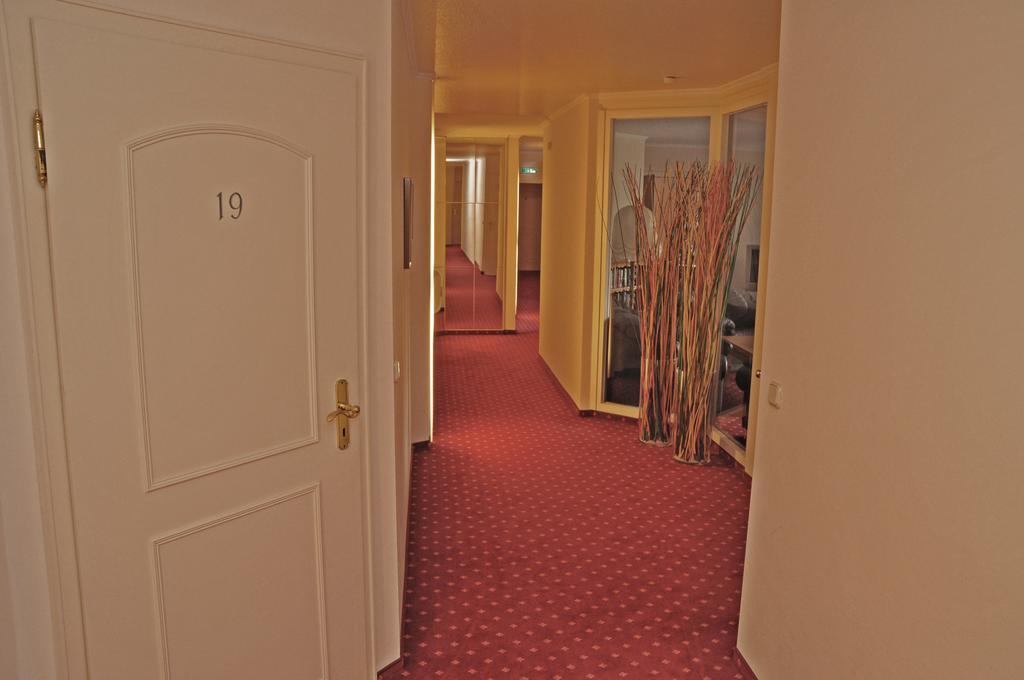 Hotel Garni Kristinenhof Бад-Цвишенан Экстерьер фото